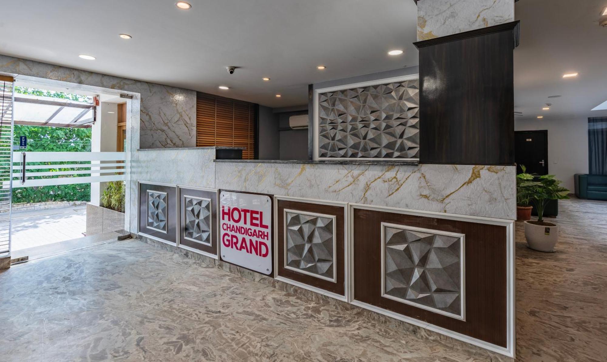 Treebo Chandigarh Grand Exterior foto